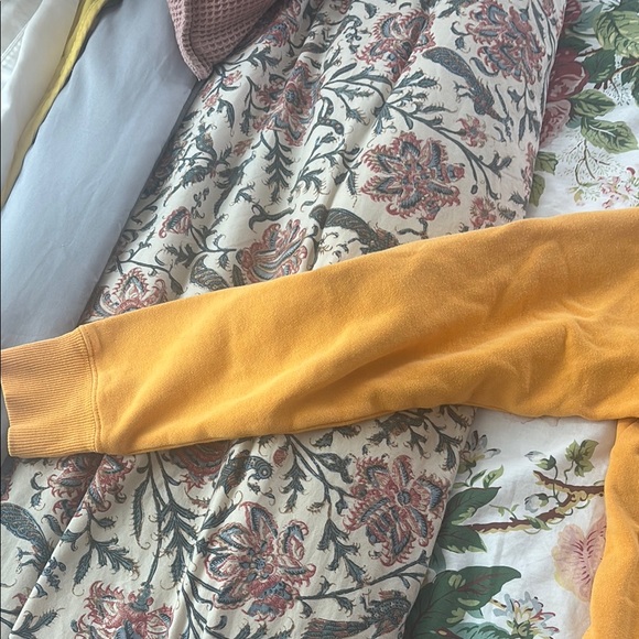 Yellow Hoodie - Picture 9 of 11